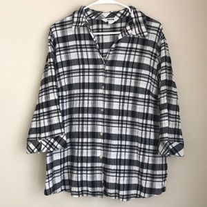 Black and white plaid top